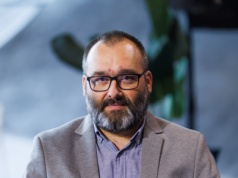 Przestępcy mogą przejąć kontrolę nad robotami. Jak ochronić przemysł?