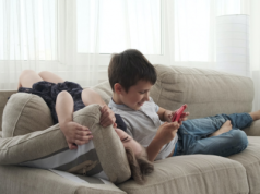 Święty Mikołaj wcale nie patrzy. Nie zamierzam okłamywać dziecka