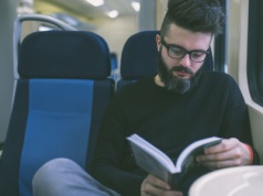 Psychologia podróży: dlaczego książki pozwalają nam głębiej doświadczać nowych miejsc