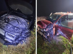 Zderzenie trzech aut na drodze powiatowej koło Ryk. Trasa jest całkowicie zablokowana