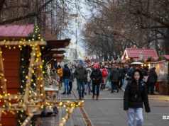 Sprzedawcy na jarmarku nie narzekają. "Atmosfera przepiękna, biznesy idą dobrze"