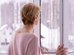 4 błędy podczas wietrzenia. To przez nie w polskich mieszkaniach powstaje pleśń