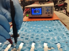 EV Clinic: Baterie Tesli na ogniwach LG Energy Solution z wysokim odsetkiem awarii i mniej długowieczne niż Panasonic