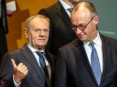 Pomysł Tuska ws. zadośćuczynień za niemieckie zbrodnie. Prawica grzmi