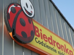 Biedronka ukarana gigantyczną karą! Ponad 105 mln zł za wprowadzanie klientów w błąd