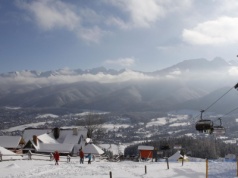 Brakuje rąk do pracy przed Świętami. Firmy już łowią pracowników, tyle płacą "na rękę"