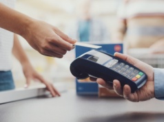 Rząd wraca do tematu zakazu aromatyzowanych saszetek nikotynowych