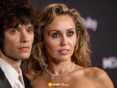 Miley Cyrus podsyca plotki o zaręczynach. Spójrzcie na ten pierścionek!