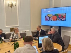 Dezinformacja szkodzi zdrowiu. Naukowcy o prof. Cichosz