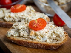 ​Ta pasta kanapkowa ma zdrowe tłuszcze i sporo błonnika. Jest idealna dla sercowców