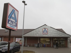 W Lidlu i Aldi jeszcze tyle nie płacili. Fala podwyżek wynagrodzeń
