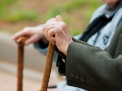 Seniorzy i dzieci znajdą wsparcie w byłej szkole