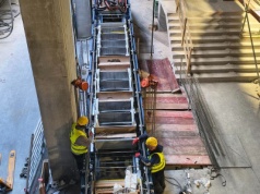 Montaż schodów ruchomych na stacji Rondo Polsad