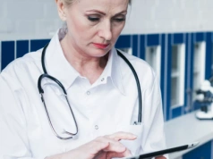 Cięcia w NFZ. Eksperci ostrzegają: „Skutki odczują pacjenci”