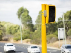 Przekroczył prędkość o 30 km/h. Dostał ponad 500 tys. zł mandatu