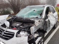 Bąków. Najechała na tył busa