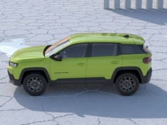 Nowy Jeep tańszy o 10 400 zł od poprzednika. Ma więcej mocy, automat i 550-litrowy bagażnik