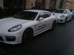 W rosji przestały działać Porsche. Spalinowe, ale kwestia software’owa. Embargo czy w końcu wzięto się za złodziei?