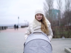 Nowy harmonogram wypłat 800 plus. 4 grupy rodziców dostaną pieniądze w innym terminie