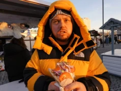 Świąteczny klimat jarmarku? Książulo: Zapłaciłem 20 zł za trzy g****a