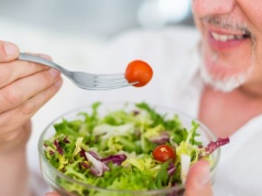 Eksperci przebadali miksy sałat z supermarketów. W kilku wykryto groźne bakterie
