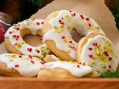 Te ciasteczka znikają szybciej niż pierniki. W tym roku udekoruję pistacjami