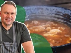 Strzelczyk pokazał, jak zrobić najlepsze flaczki. Tę zupę największy sceptyk będzie zajadał ze smakiem