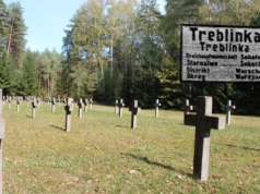 Żydzi chcą usunięcia krzyży pod obozem w Treblince