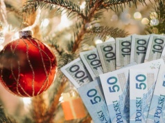 ZUS przesuwa terminy 800 plus. Sprawdź, kto dostanie środki przed świętami