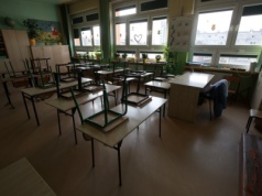 Śmierć 33-letniego nauczyciela. "Zaniepokojeni uczniowie weszli do klasy"