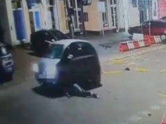 Wjechał w pieszego na pasach i uciekł przejeżdżając mu po głowie. Zatrzymany