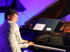 Chopinowski czar w Piotrkowie: Maciej Tubis zachwycił publiczność!