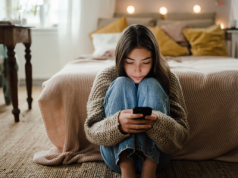 Badania wykazały, że tydzień bez mediów społecznościowych zmniejsza poziom lęku i depresji, nawet jeśli nadal korzystasz z telefonu