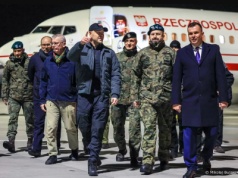 Prezydent Nawrocki odwiedził centrum logistyczne POLLOGHUB w Jasionce