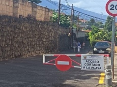 Zamknięto parking przy plaży El Bollullo na Teneryfie