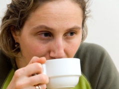 Ten gorący napój działa jak paliwo dla mózgu. Dba o pamięć i koncentrację