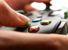 Jaka konsola na święta dla dziecka? PS5 czy Xbox?