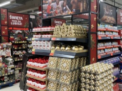 Nowy Kaufland z widokiem na Giewont