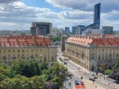 Turyści przyjeżdżają do Wrocławia głównie samochodem. Wiedzę o mieście czerpią z od znajomych i z Internetu