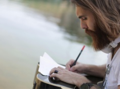 Napisz 3 zdania. Tętno spada, stres znika w kilka minut