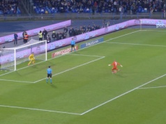 Zawstydził Lewandowskiego. Bramkarz pokazał, jak strzelać karne