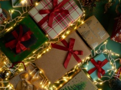 Świąteczne paczki Biedronki robią wrażenie. Pracownicy dostali prezenty, które trudno przebić