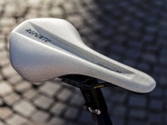 Pierwsze siodło 3D, które nie wygląda jak kratka. Dokąd zmierza rowerowe premium?