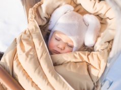 Dzieci w olsztyńskim przedszkolu śpią na dworze. Pediatra: „Problemem” są tutaj raczej rodzice