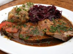 Niemiecki klasyk zawładnął moją kuchnią. To najlepsza pieczeń, jaką w życiu jadłam