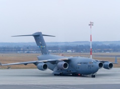 Wojsko wraca na lotnisko pod Rzeszowem. Ruch cargo przynosi lotnisku kokosy