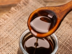 Przeciwzmarszczkowa moc oleju. Nawilża i odmładza cerę dojrzałą