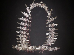 Robotyczny owad wykonuje agresywne ewolucje powietrzne dzięki AI. MIT osiągnęło przełom w mikrorobotyce