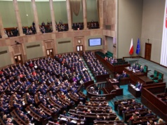 Największe partie spadają, najbardziej rośnie Konfederacja. Jest najnowszy sondaż