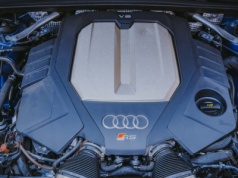 Zakaz sprzedaży aut spalinowych się chwieje. Są argumenty za jego utrzymaniem